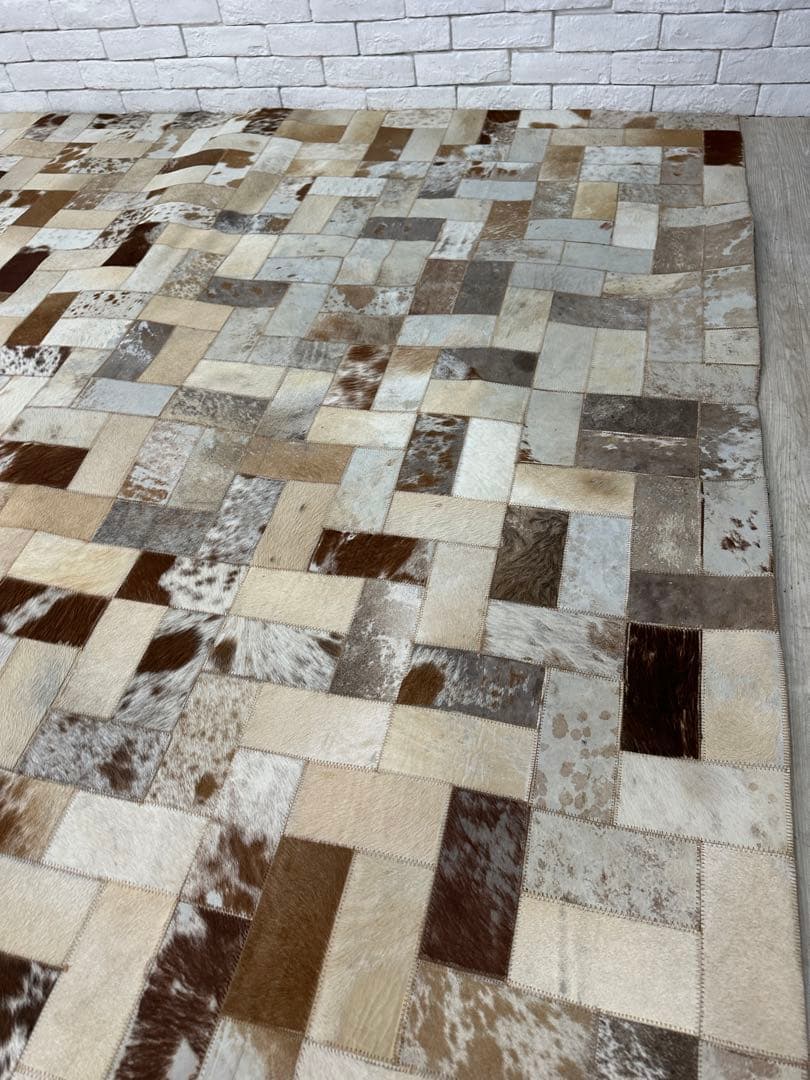 【東京都内23区配送無料】定価8万円　牛革　ラグ　カーペット　パッチワーク　絨毯