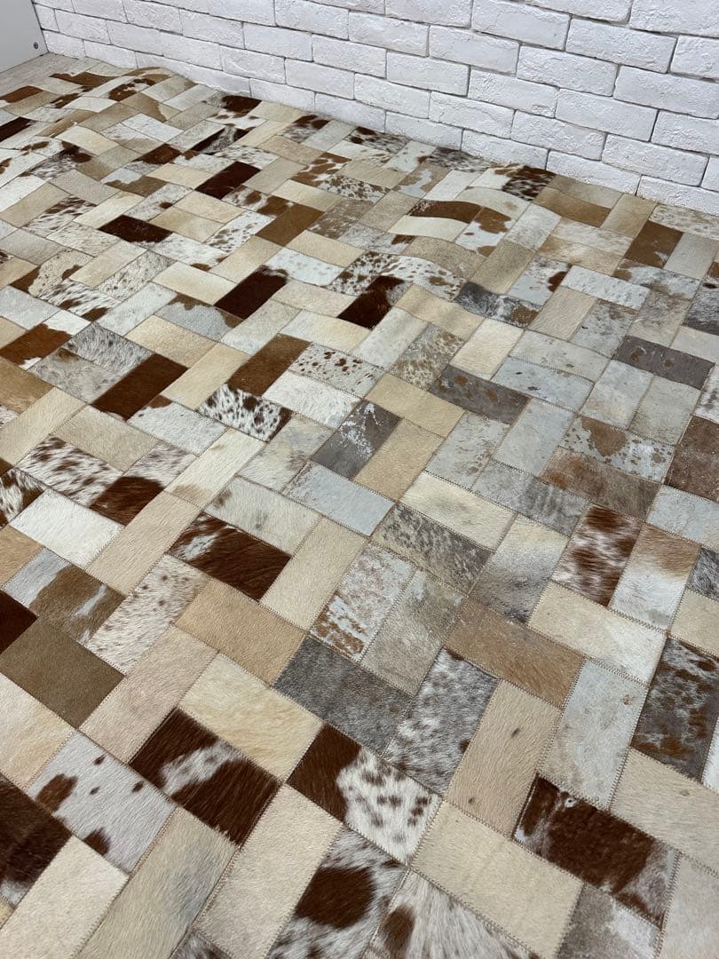 【東京都内23区配送無料】定価8万円　牛革　ラグ　カーペット　パッチワーク　絨毯