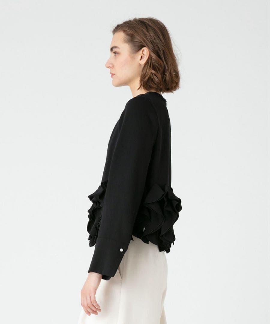 ルルウィルビー　ラッフルコサージュブラウス　ブラック　アルアバイル