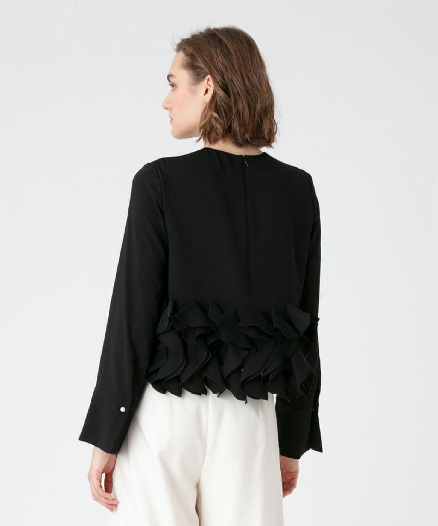 ルルウィルビー　ラッフルコサージュブラウス　ブラック　アルアバイル
