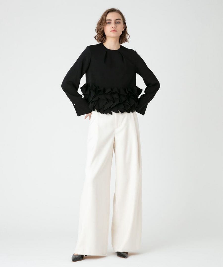 ルルウィルビー　ラッフルコサージュブラウス　ブラック　アルアバイル