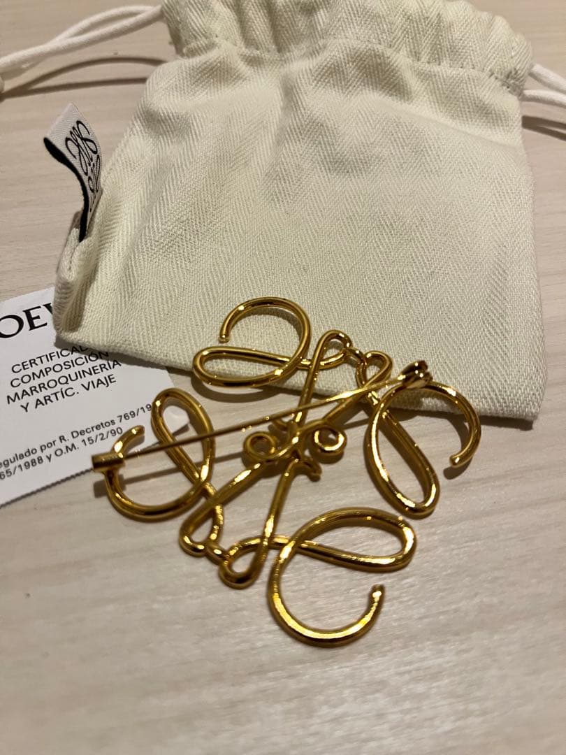 【てるるん】LOEWE アブストラクトブローチ