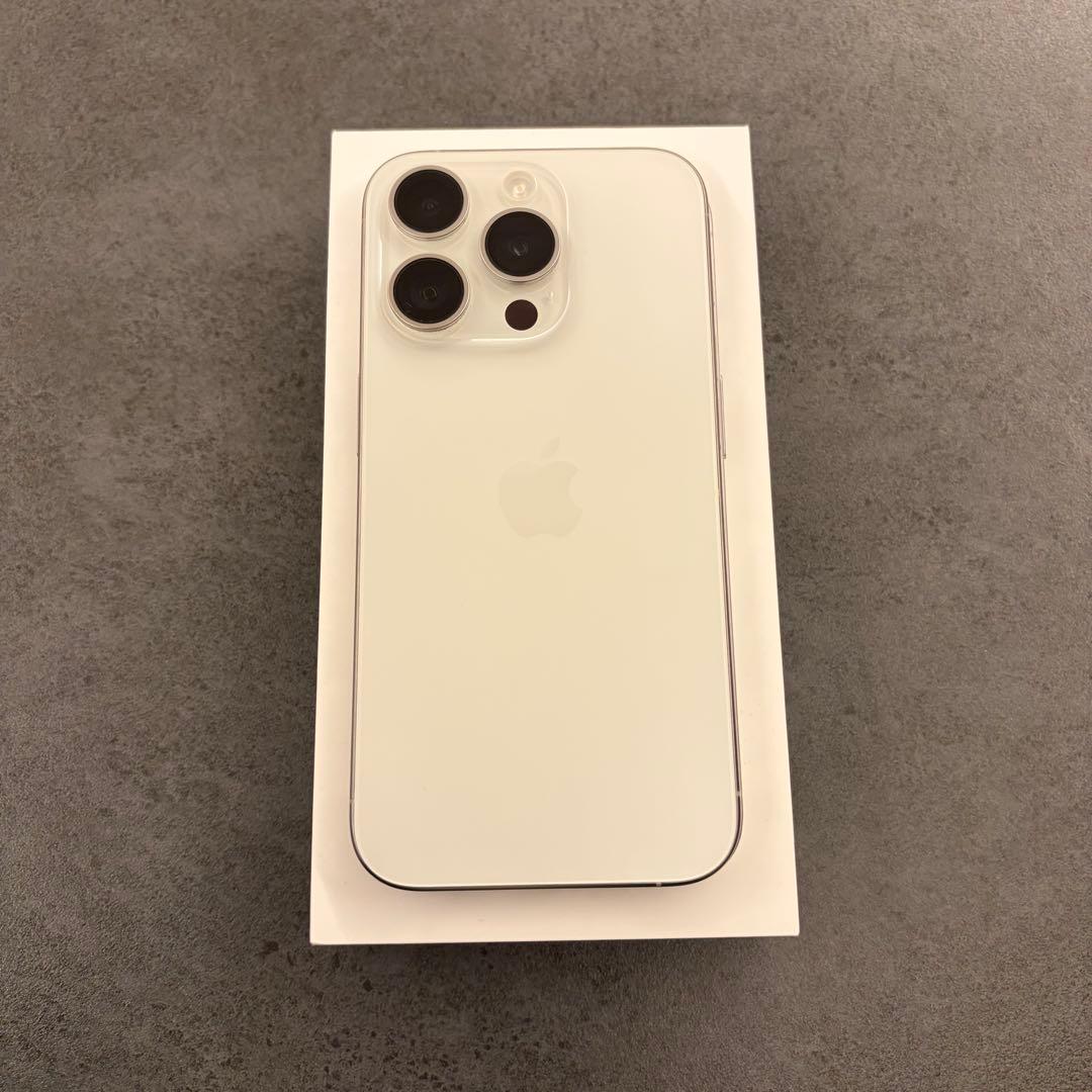 Apple iPhone 15 Pro 本体 128Gb