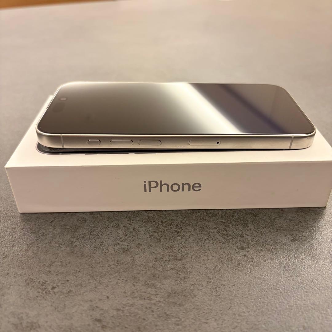 Apple iPhone 15 Pro 本体 128Gb