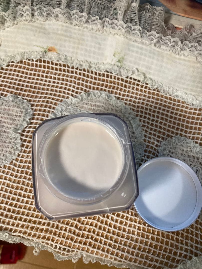 LAURA MERCIER ボディクリーム 200g アンバーバニラと試供品香水