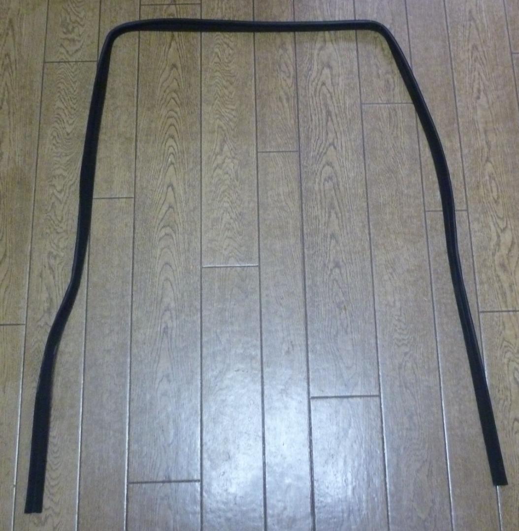 スズキ純正部品ジムニーSJ10チャンネル、ドア　ガラスラン79141-63102