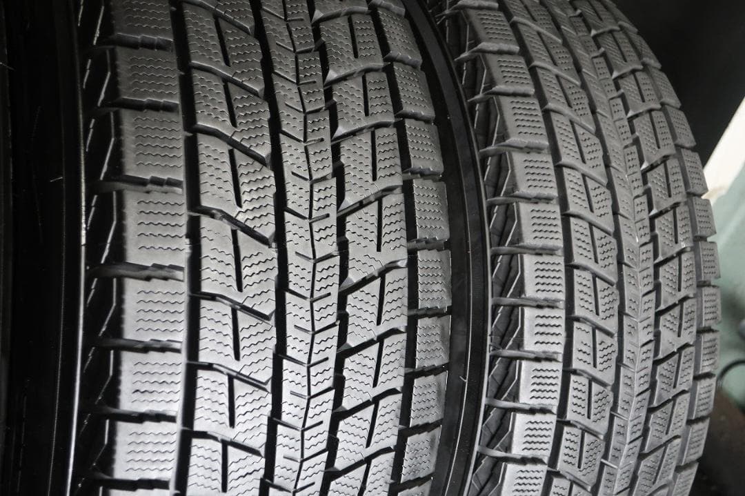 バリ山 2023年製 国産スタッドレス 235/60R18 T33エクストレイル