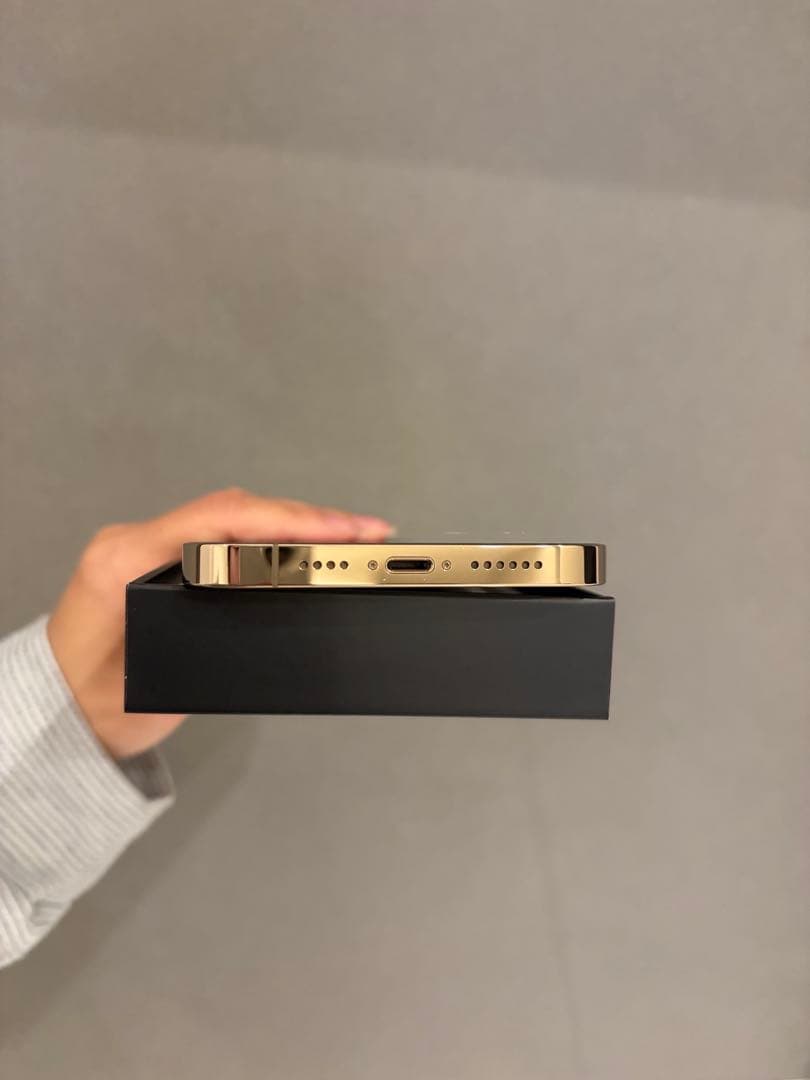 iPhone13Pro Max 256GBゴールド 美品