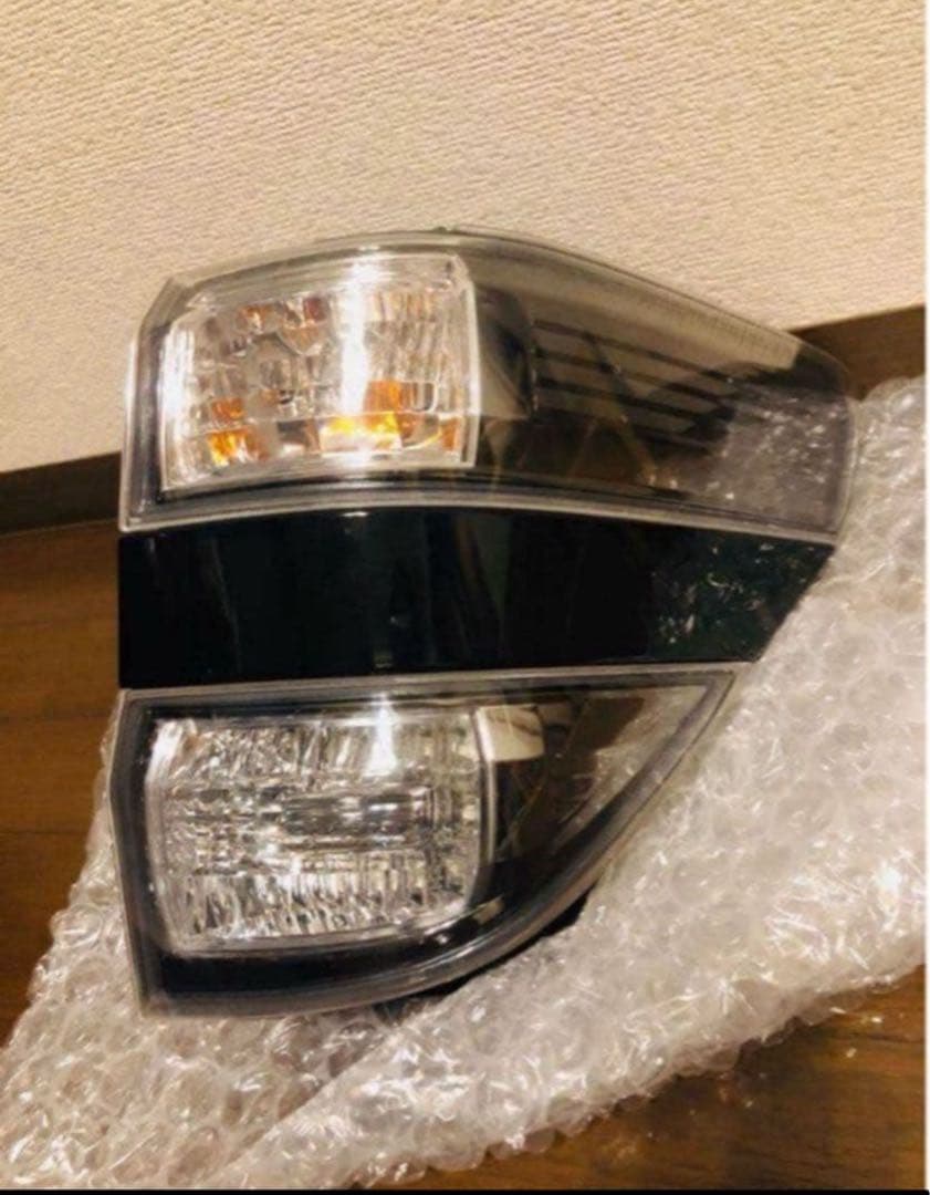 ★美品★ 20系 ヴェルファイア 純正 テール 右リアクォーター側 点灯確認済