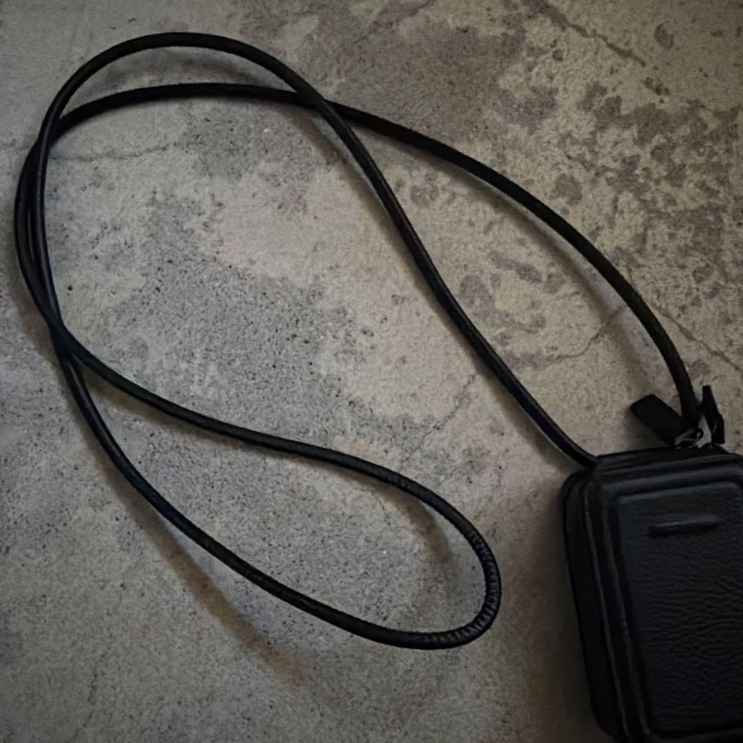 objcts.io ストラップ一体型マイクロバッグ ブラック