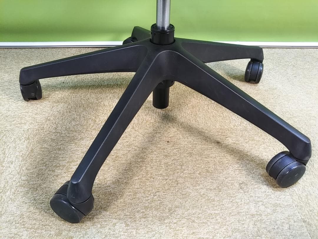 zv　オカムラ　シルフィーチェア　前傾機能　ハイバック　クッションタイプ 中古