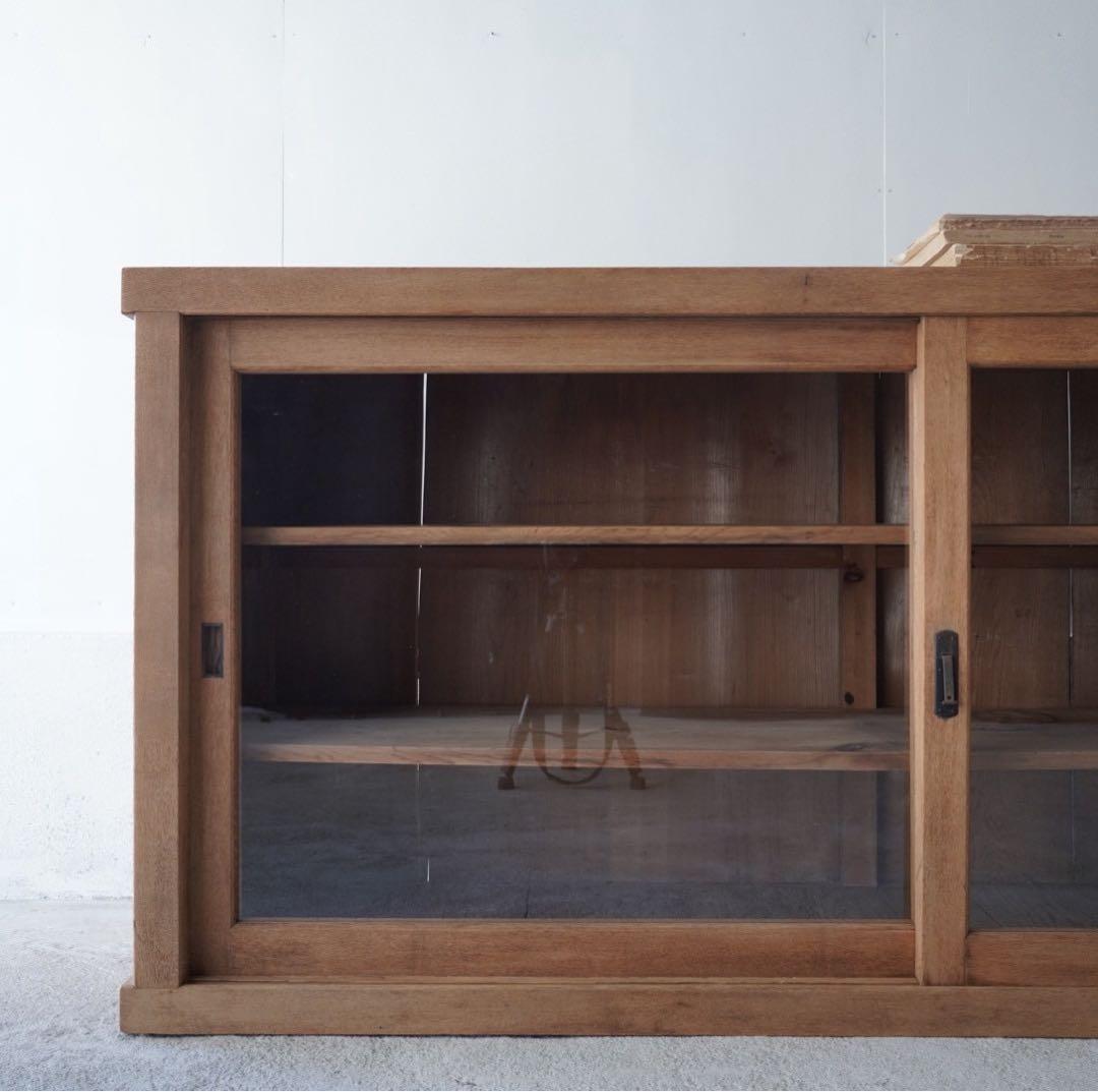 カウンターガラスケース