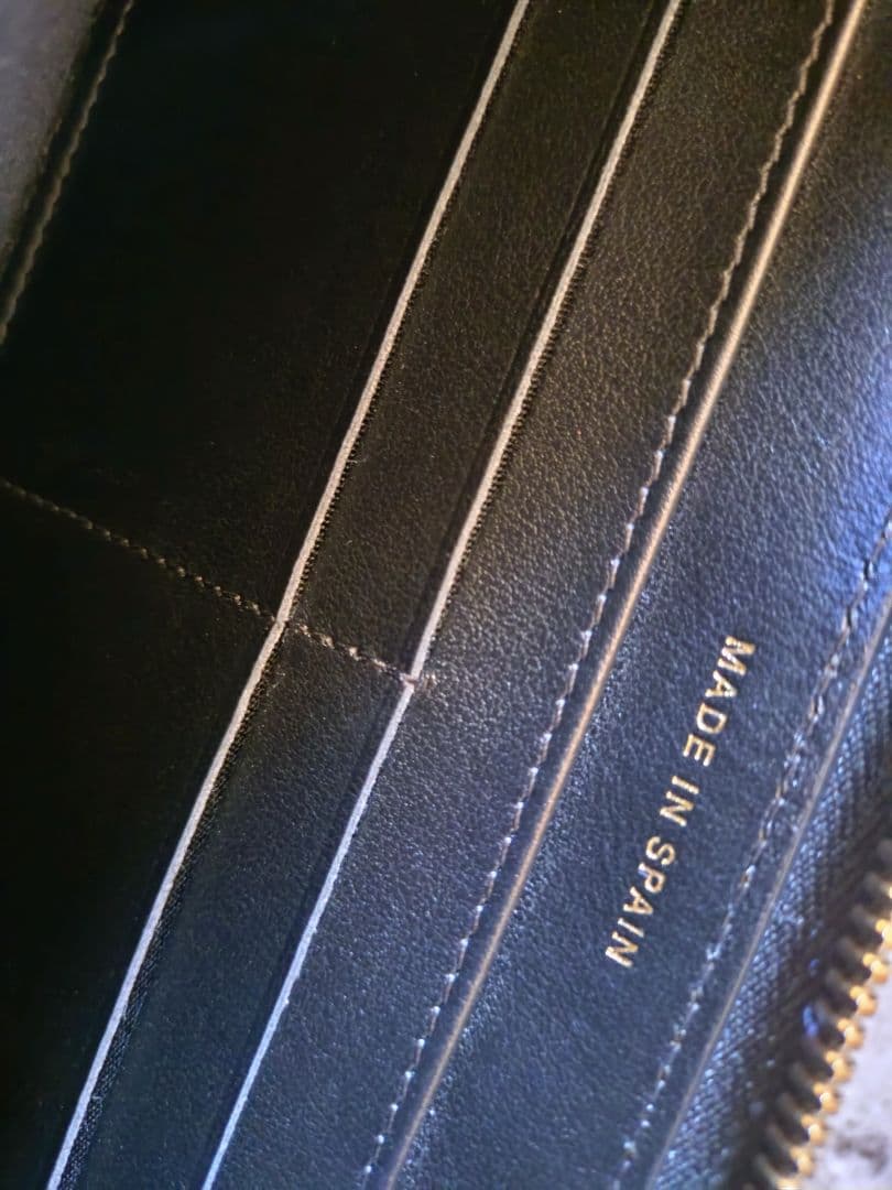 CHANEL CCフィリグリー キャビアスキン 長財布 ジップ