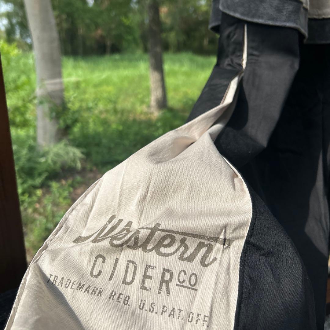 いろはサン IRIEY ツイル脇タックマルチロゴパンツ クロ ベージュ