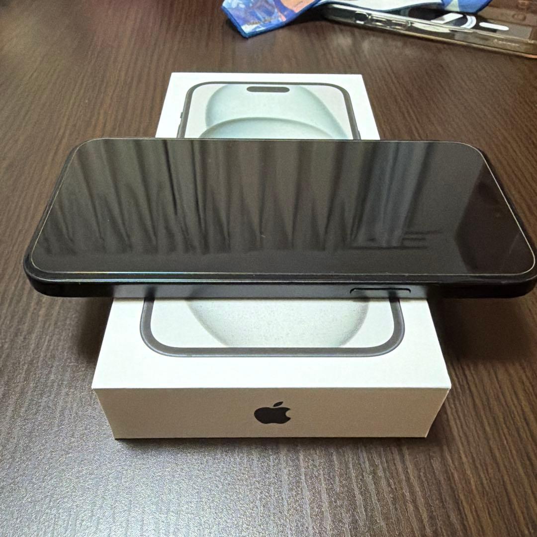 iPhone 15Plus 128GB simフリー本体