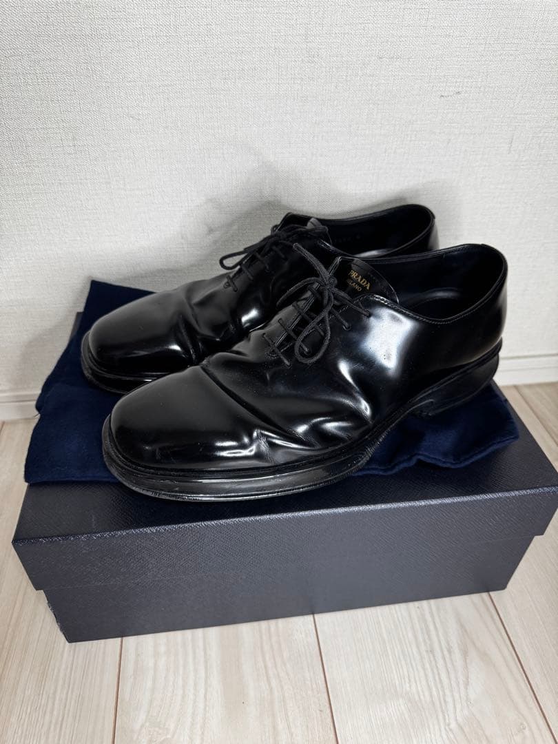 プラダ　黒レザー ドレスシューズ