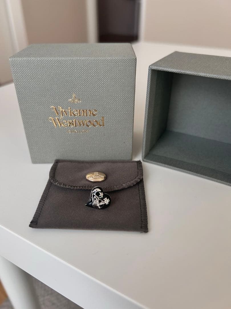 【Kankuページ】Vivienne Westwood ピアス(片耳のみ）