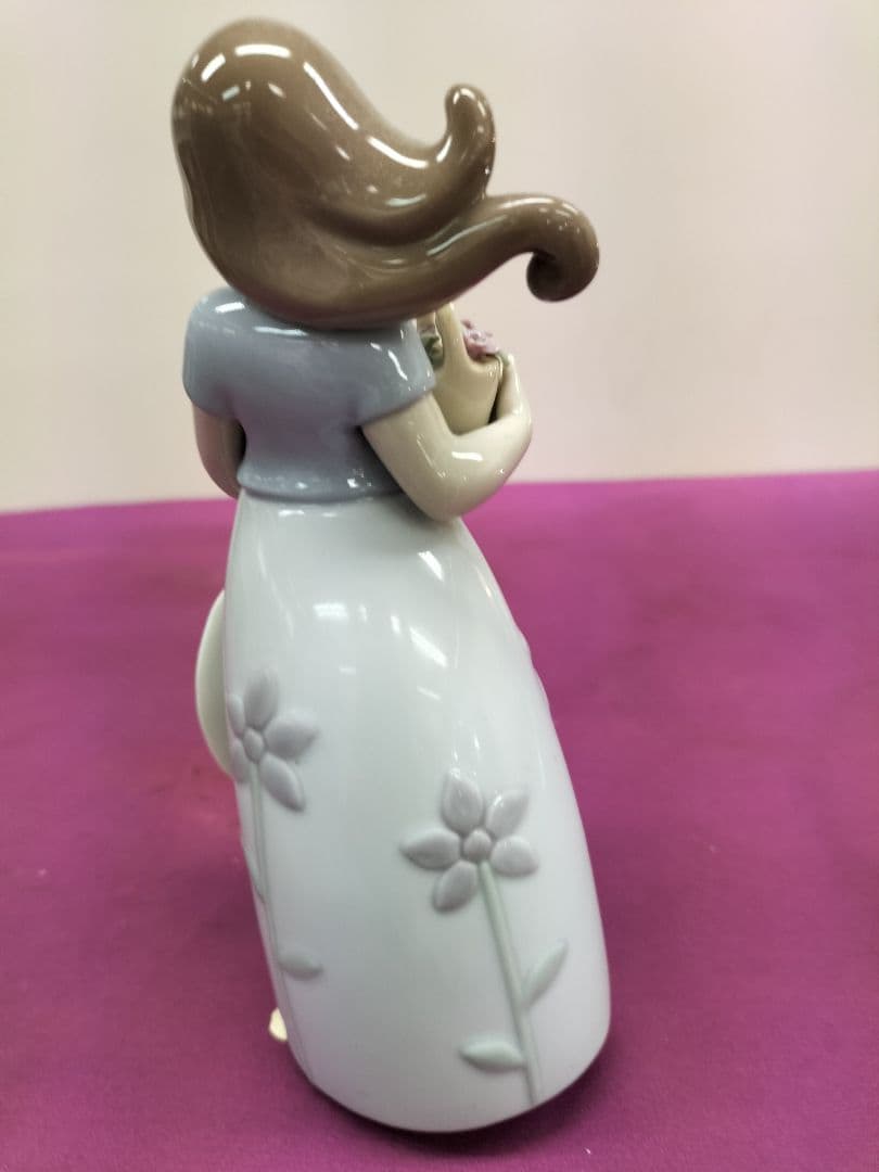 リヤドロ　陶器人形　「リトルバイオレット」スペイン　No8043 完品　美品