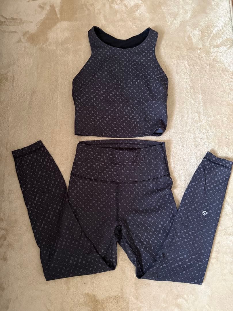 lululemon ロゴ柄ウェアセットタンクトップレギンス
