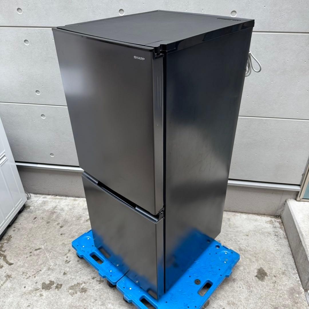 246⭐️2025年製美品★シャープ　冷蔵庫　右、左開き　一人暮らし　自動霜取り