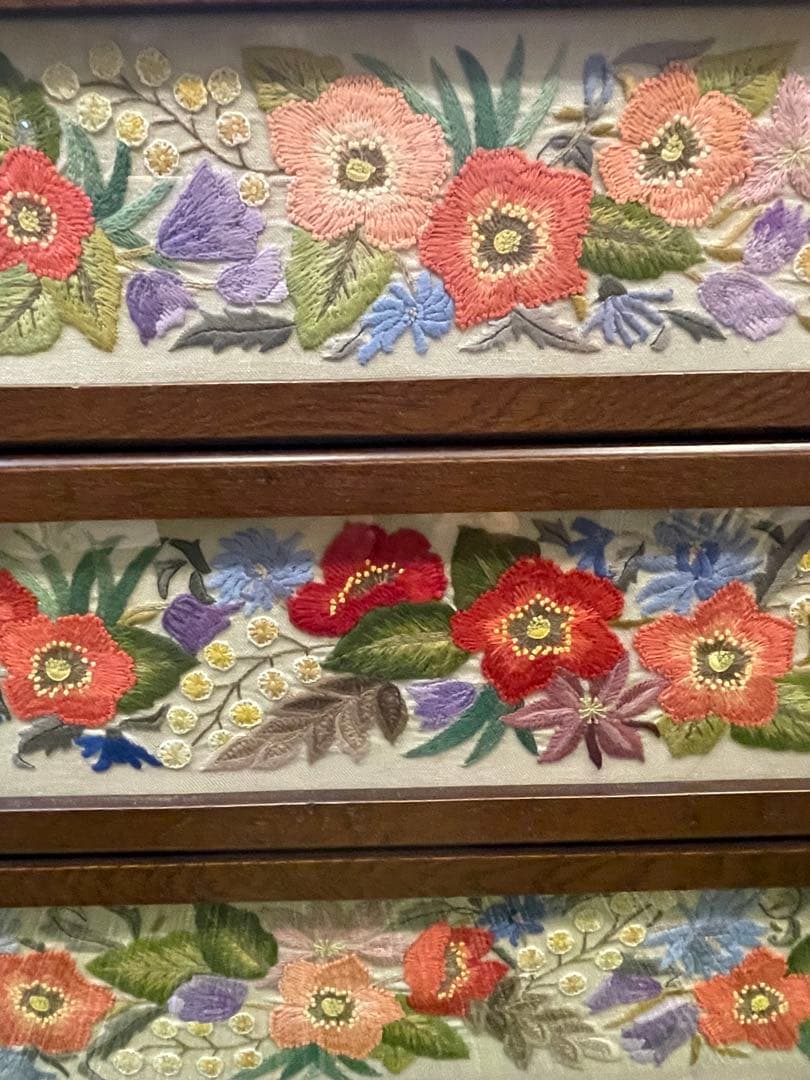 みあ様　刺繍装飾木製チェスト 3段