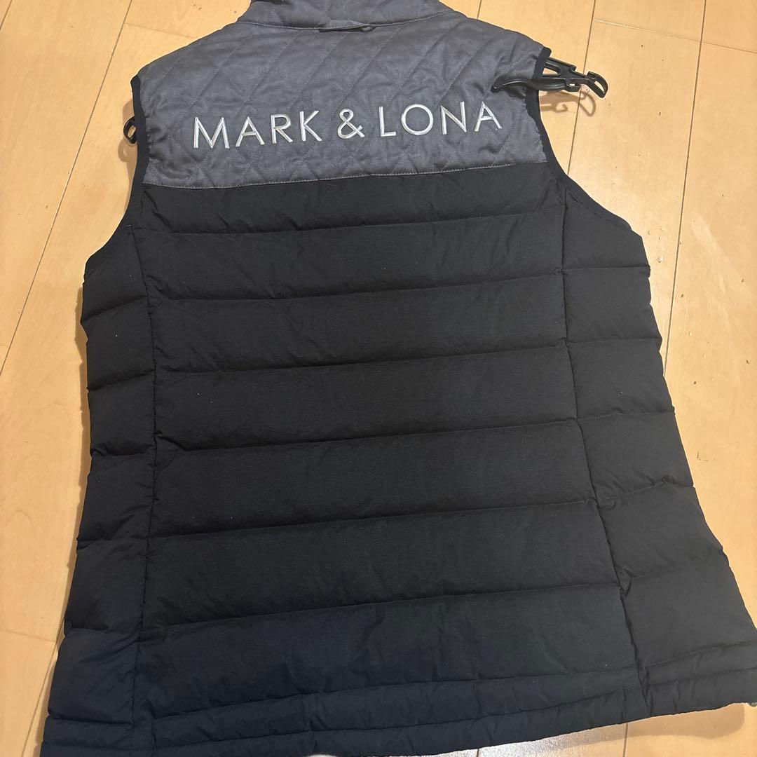 マークロナ ダウンベスト