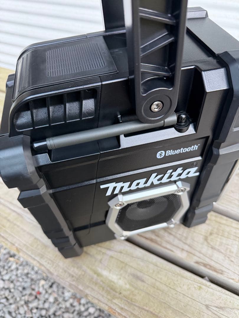 Makita Bluetoothラジオ　MR108