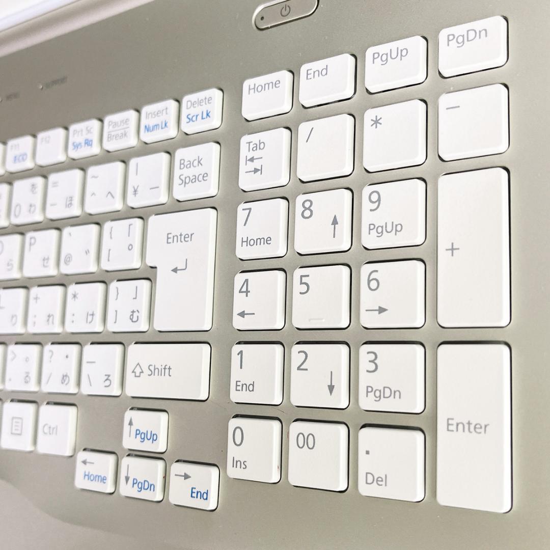 美品ゴールド✨Windows11✨爆速SSD薄型ノートパソコン✨カメラ・オフィス