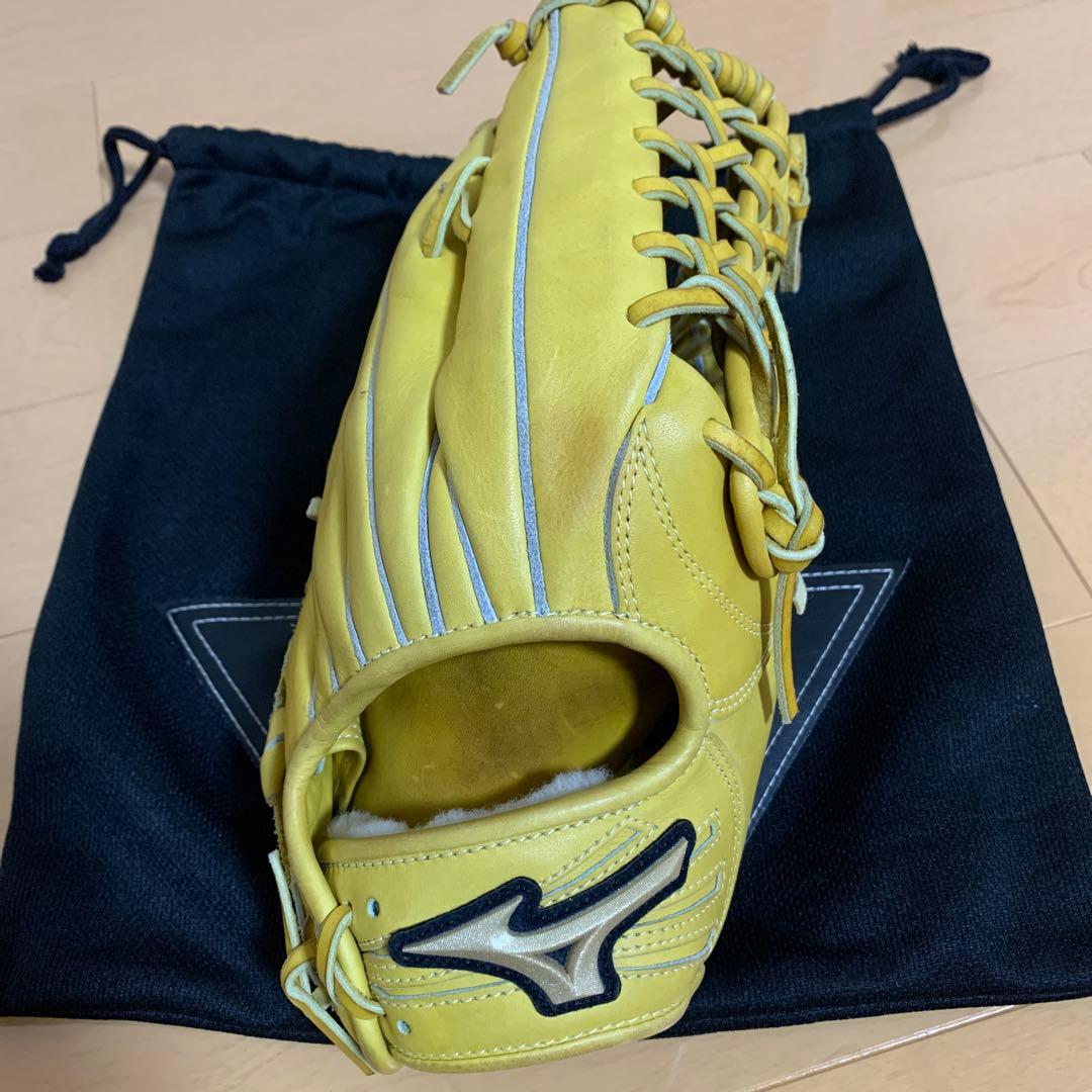 硬式用野球グローブ　ミズノ　グローバルエリート　外野用
