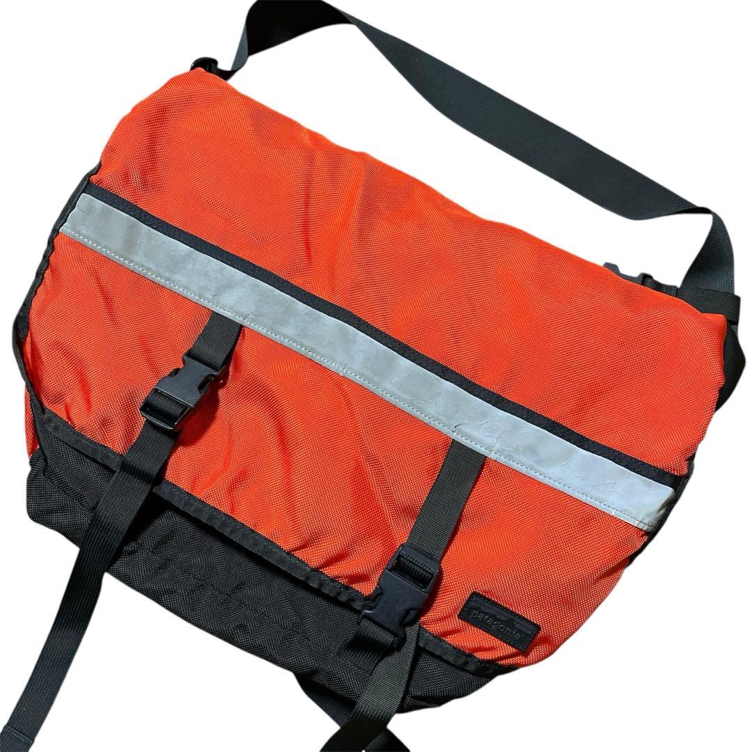 パタゴニア クリティカルマス USA製 A4可 斜めがけ可 メッセンジャーバッグ