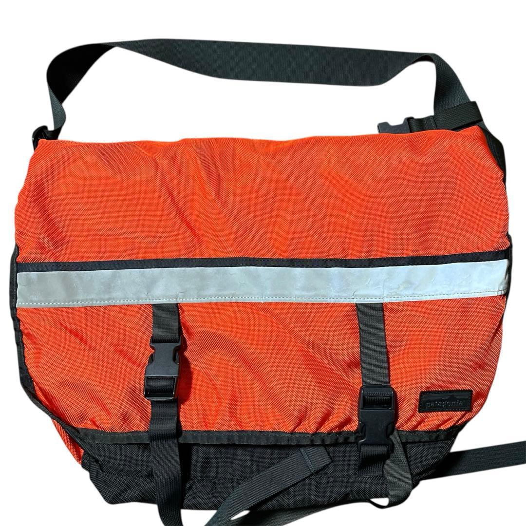 パタゴニア クリティカルマス USA製 A4可 斜めがけ可 メッセンジャーバッグ