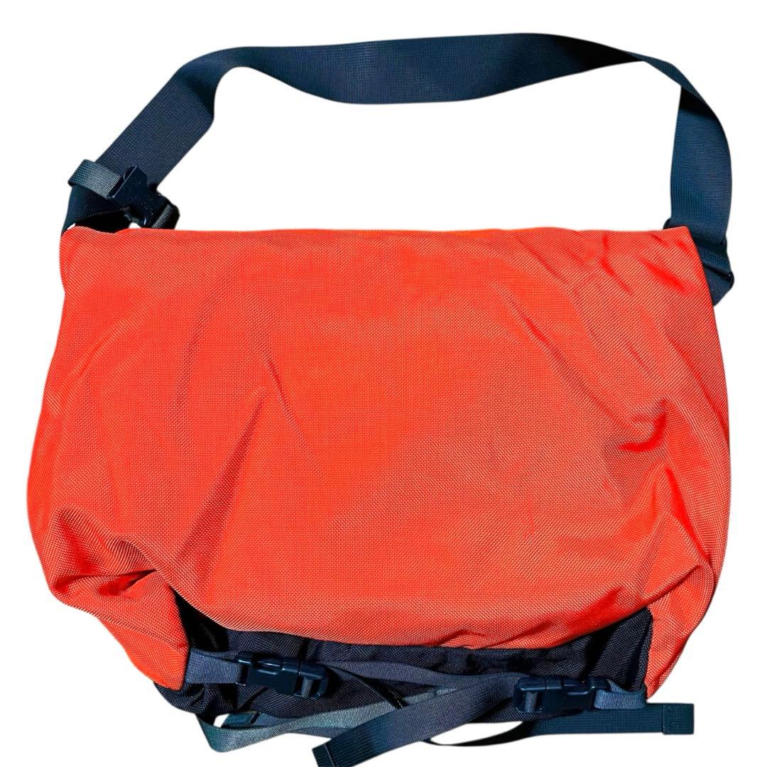 パタゴニア クリティカルマス USA製 A4可 斜めがけ可 メッセンジャーバッグ