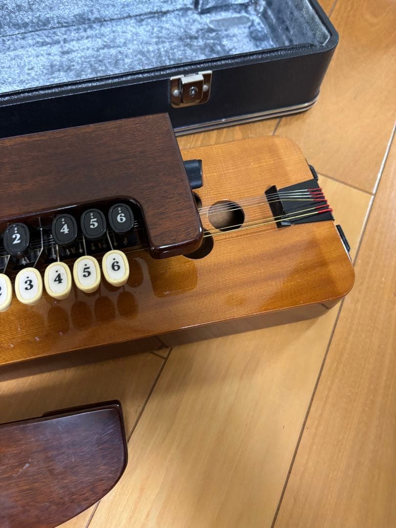 大正琴　YAMAHA TH-10E YAMAHAハードケース付き［鍵あり］