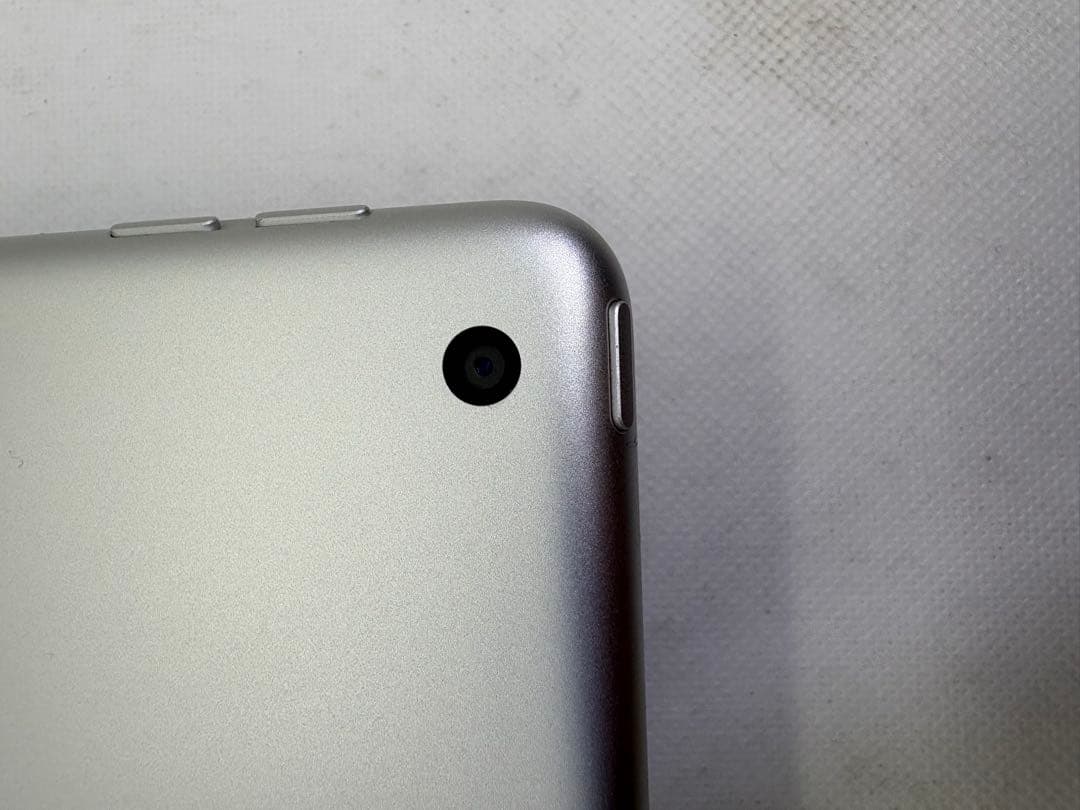 【超美品】Apple iPad 第9世代 64GB Wi-Fiモデル シルバー