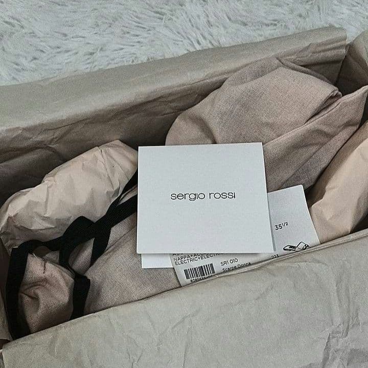 新品未使用✨セルジオロッシ sr1 ブルー 35.5 フラット サンダル