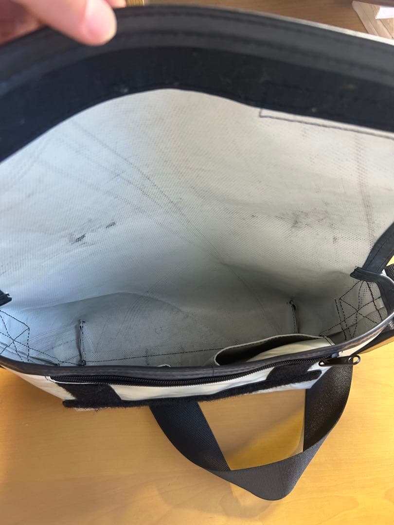 【美品】FREITAG メッセンジャーバッグ ホワイト/レッド/グレー