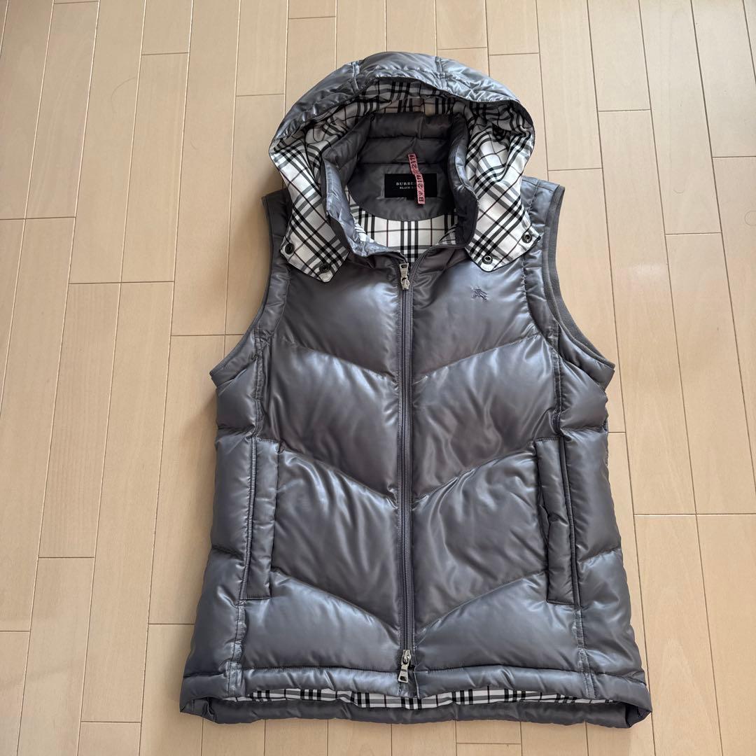 美品☆バーバリーブラーックレーベル グレーフード付きダウンベスト