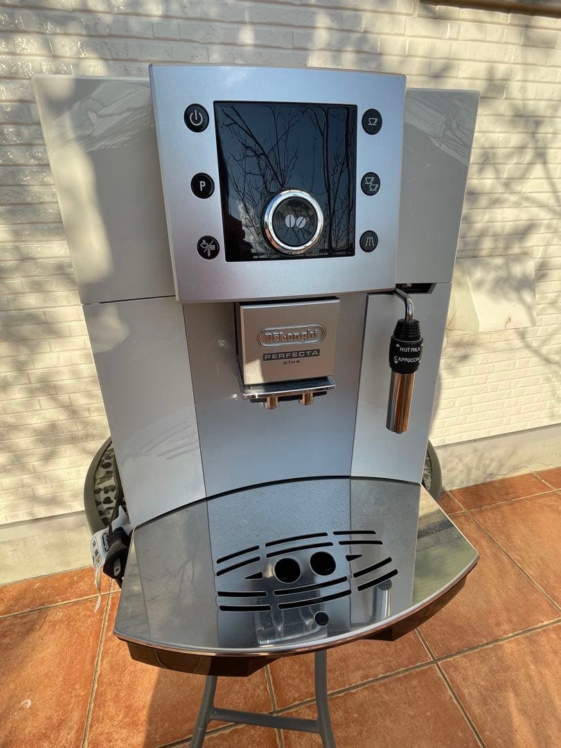 デロンギ 全自動エスプレッソマシン1回のみ使用でカートリッジ2個付き