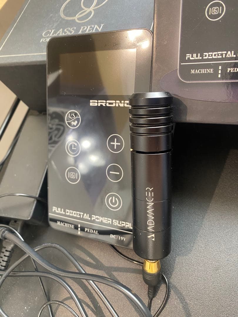 【未使用】タトゥーマシンBRONIC フルデジタル電源供給 美容機器