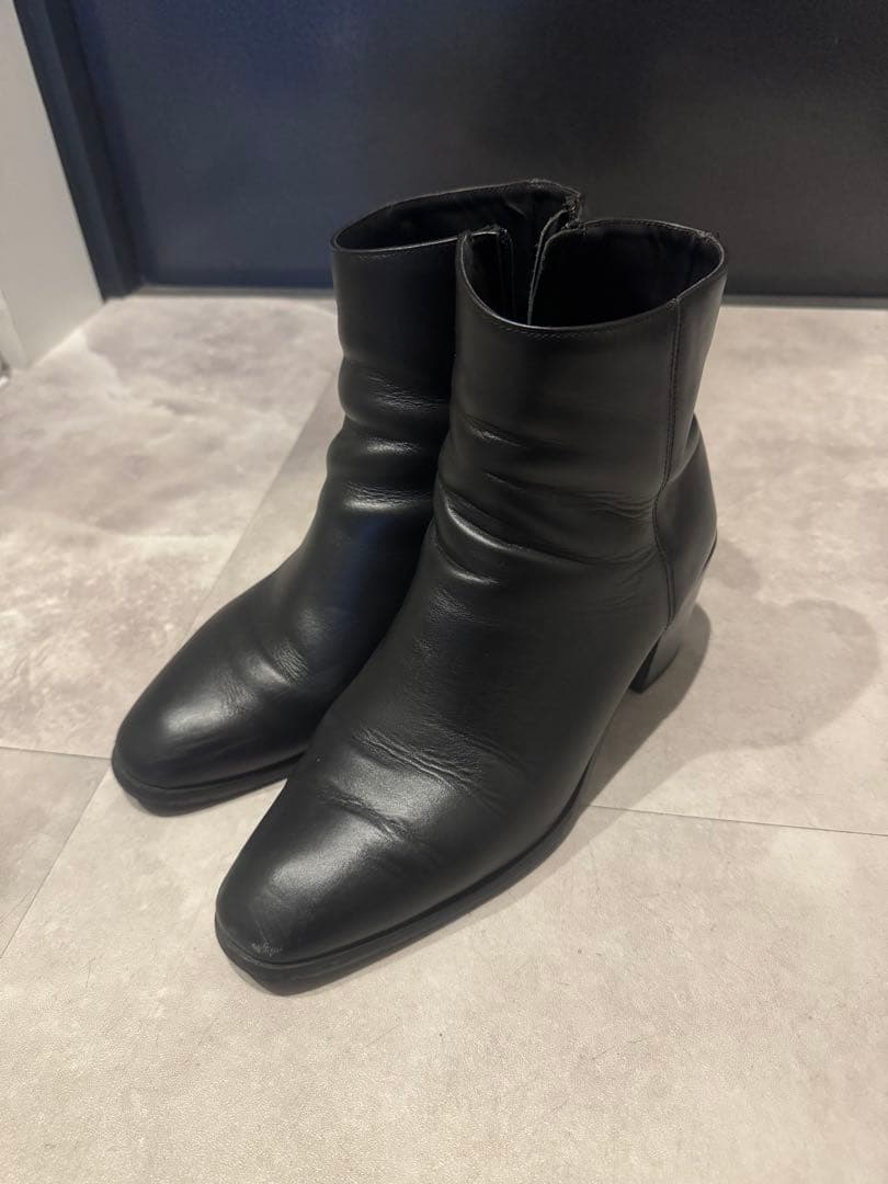 Lui's レザーヒールブーツ