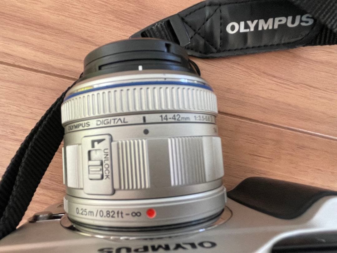 OLYMPUS E-PL2 デジタルカメラ