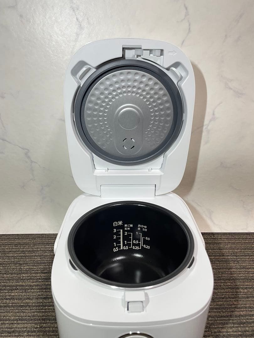 975 東芝 3合炊き IHジャー炊飯器 ホワイト 備長炭ダイヤモンド釜 高年式