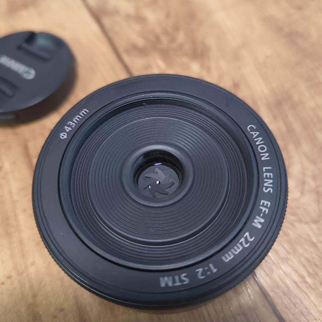 CANON EF-Mレンズ　 22mm 1:2 STM 美品