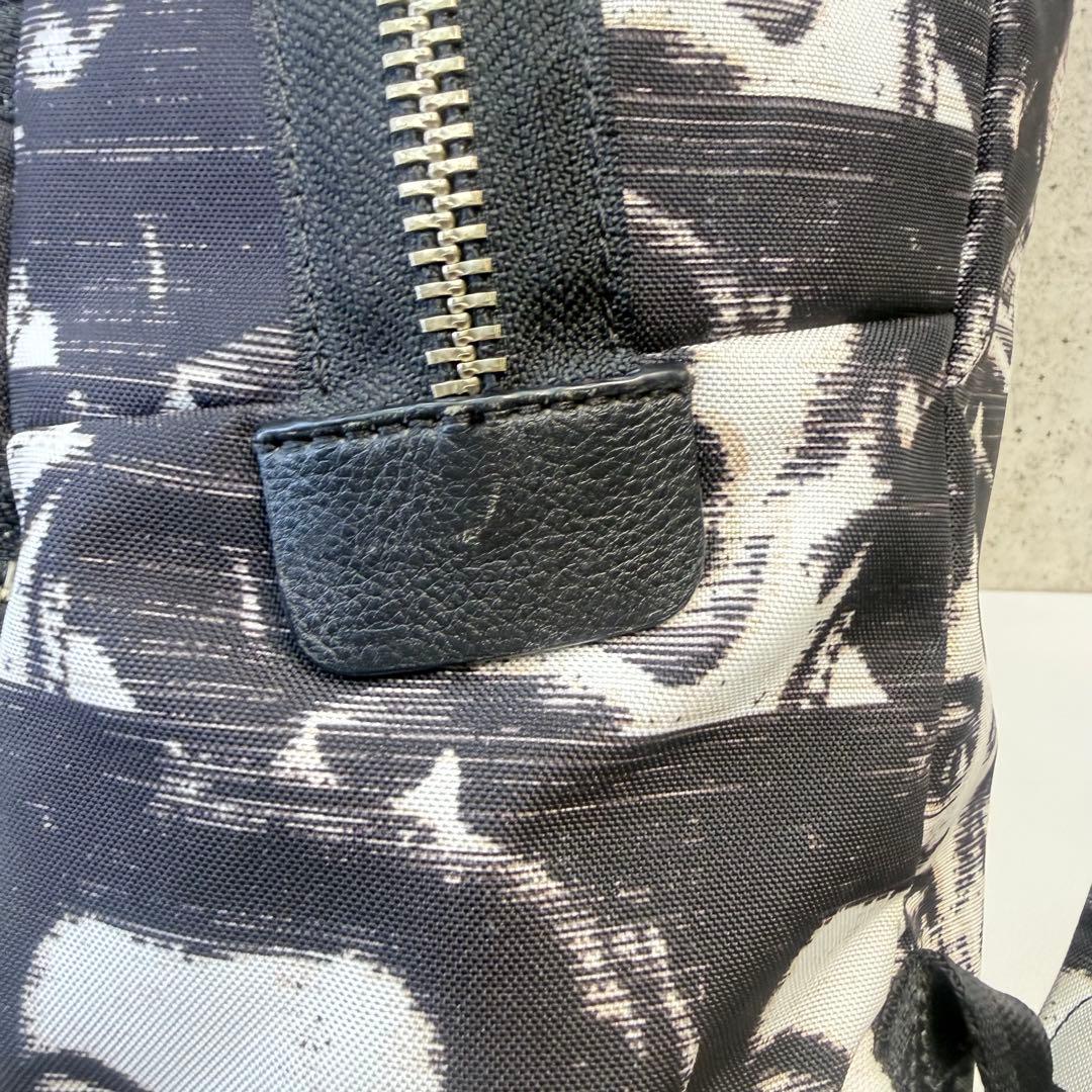 S*b様 マークジェイコブス マリアカラスプリント バックパックホワイト×ブラッ