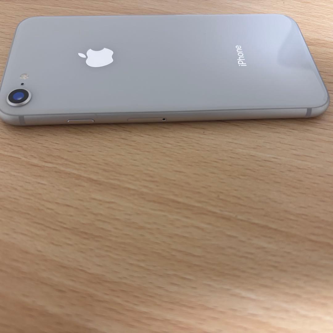 Apple iPhone8 シルバー