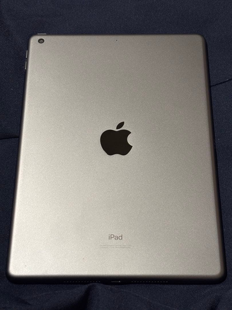 【美品】Apple iPad (第8世代) 32GB スペースグレー
