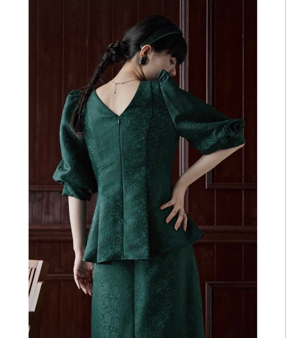 etoll. フラワージャガードセットアップドレス ペプラムブラウス スカート