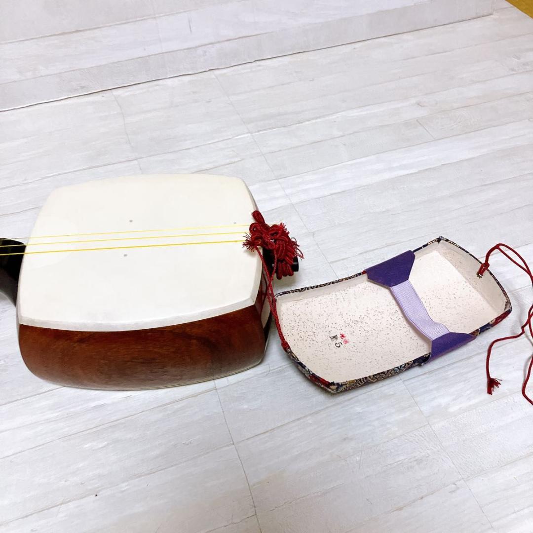 三味線 地唄 中棹 紅木 和楽器 ハードケース付き 三つ折 民謡 皮破れなし
