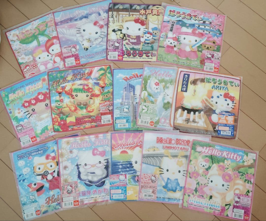 キティちゃんご当地タオルハンカチセットです。