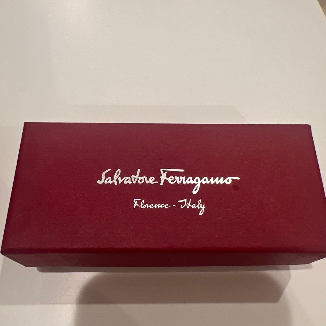 サルヴァトーレ フェラガモ バレッタ ブラック ゴールド